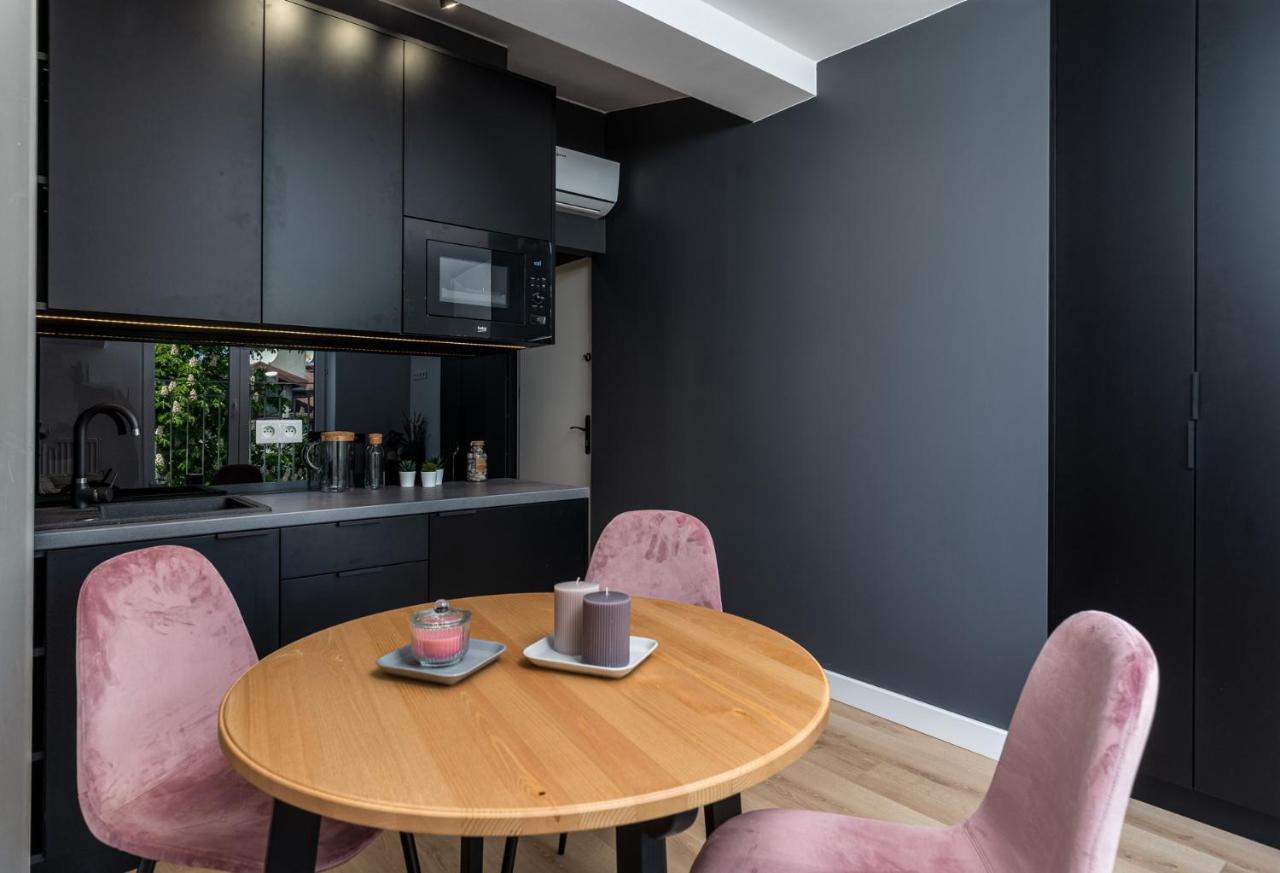 Smart Apartments - Old Town & Main Train Station - By Upstairs Krakow Bagian luar foto