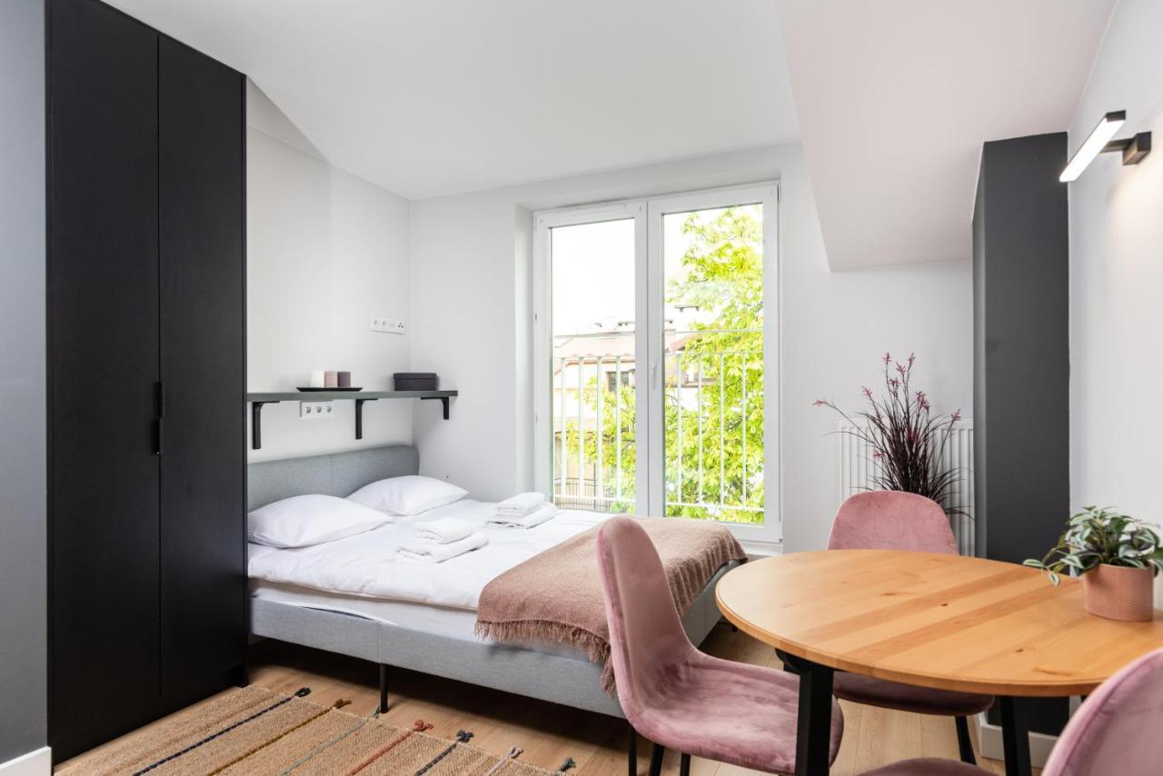 Smart Apartments - Old Town & Main Train Station - By Upstairs Krakow Bagian luar foto