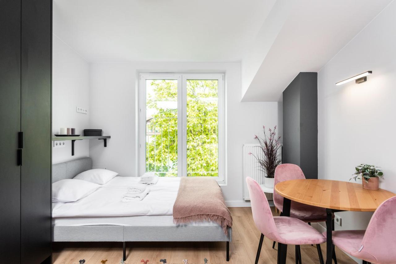 Smart Apartments - Old Town & Main Train Station - By Upstairs Krakow Bagian luar foto