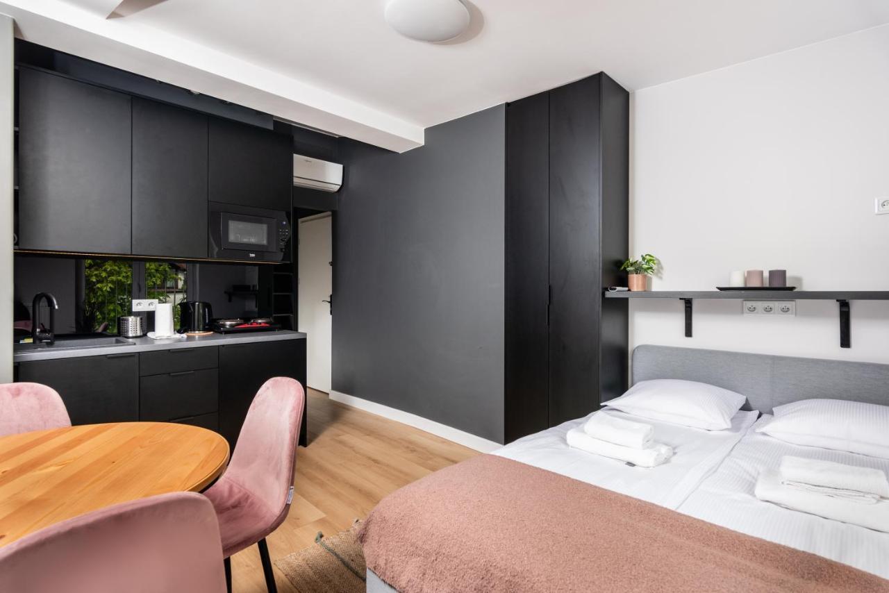 Smart Apartments - Old Town & Main Train Station - By Upstairs Krakow Bagian luar foto