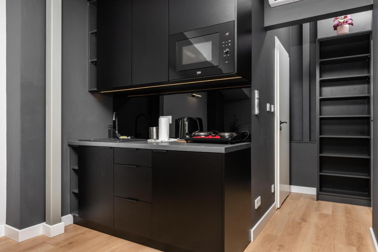 Smart Apartments - Old Town & Main Train Station - By Upstairs Krakow Bagian luar foto