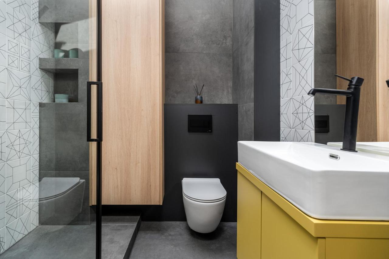Smart Apartments - Old Town & Main Train Station - By Upstairs Krakow Bagian luar foto