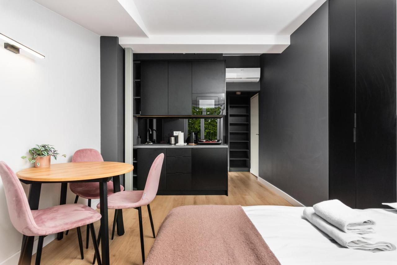 Smart Apartments - Old Town & Main Train Station - By Upstairs Krakow Bagian luar foto