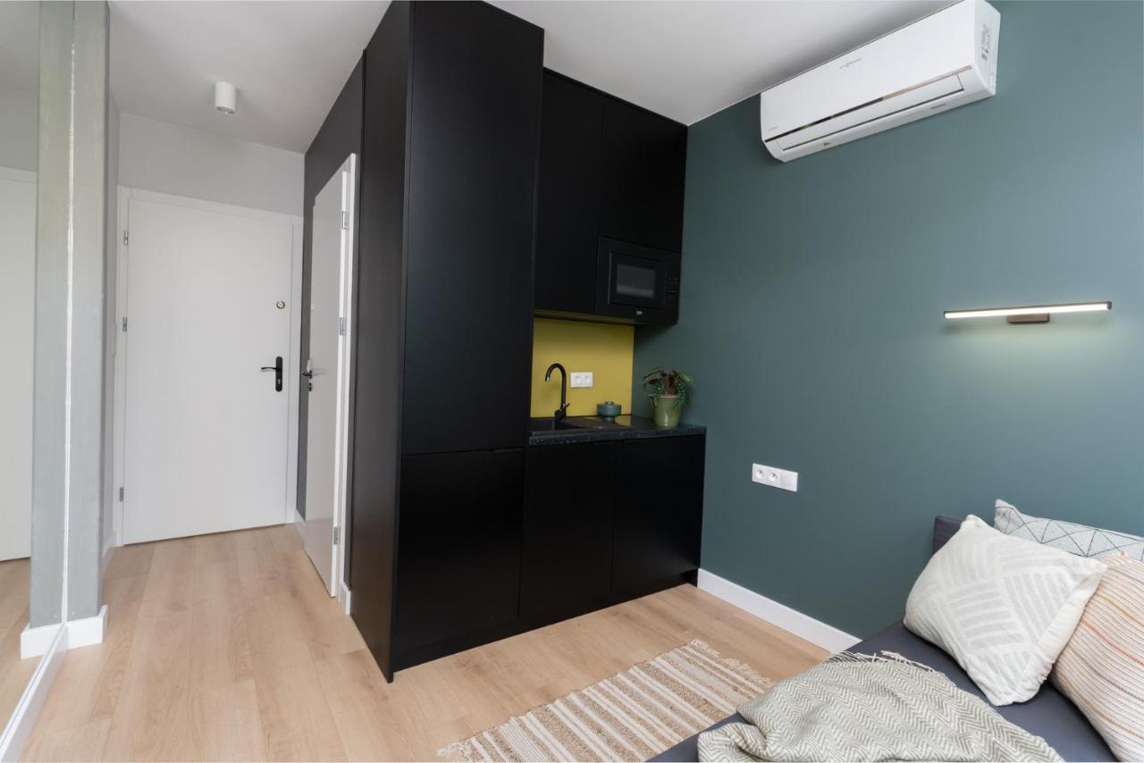 Smart Apartments - Old Town & Main Train Station - By Upstairs Krakow Bagian luar foto