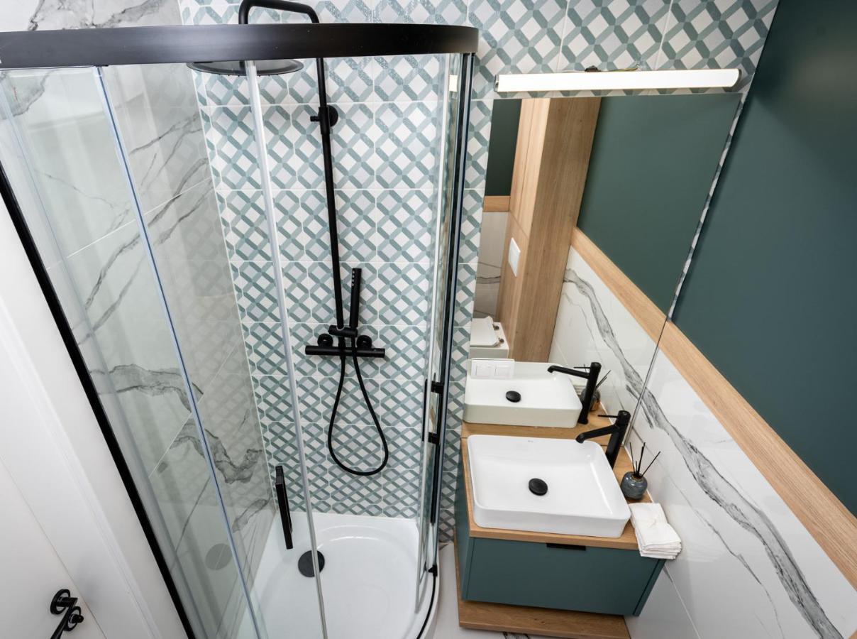 Smart Apartments - Old Town & Main Train Station - By Upstairs Krakow Bagian luar foto