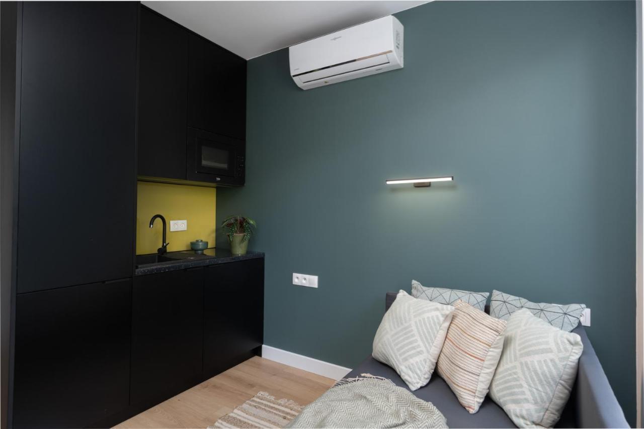 Smart Apartments - Old Town & Main Train Station - By Upstairs Krakow Bagian luar foto