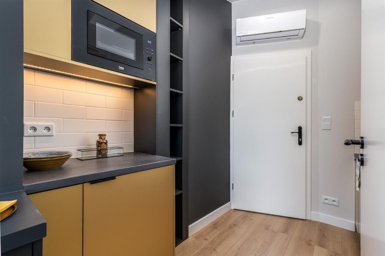 Smart Apartments - Old Town & Main Train Station - By Upstairs Krakow Bagian luar foto